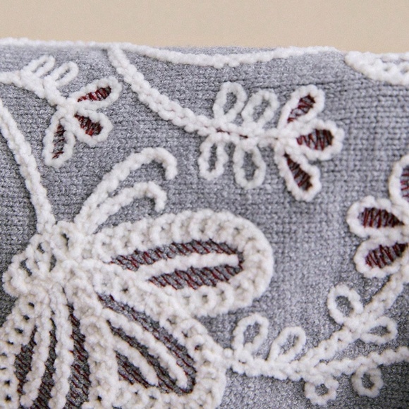 Classic Butterfly Floral Embroidered Knit Short sleeve top - Picture 6 of 6